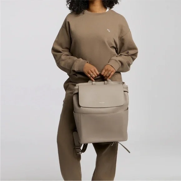 Mina Baie Kinney Backpack Vegan Full in Sand - Picture 2 of 16